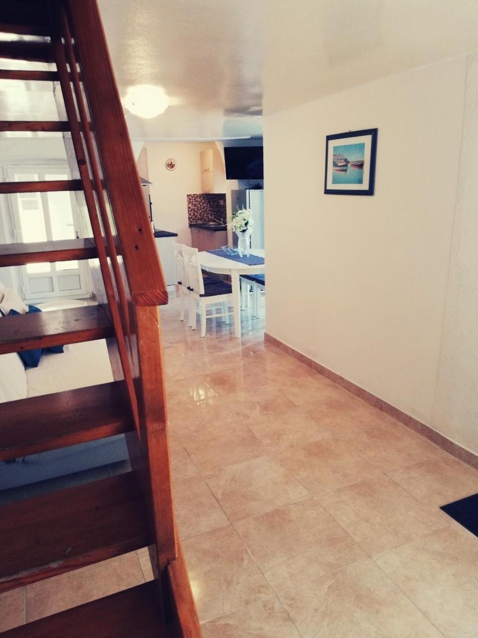Apartment Surdić Valun Bagian luar foto