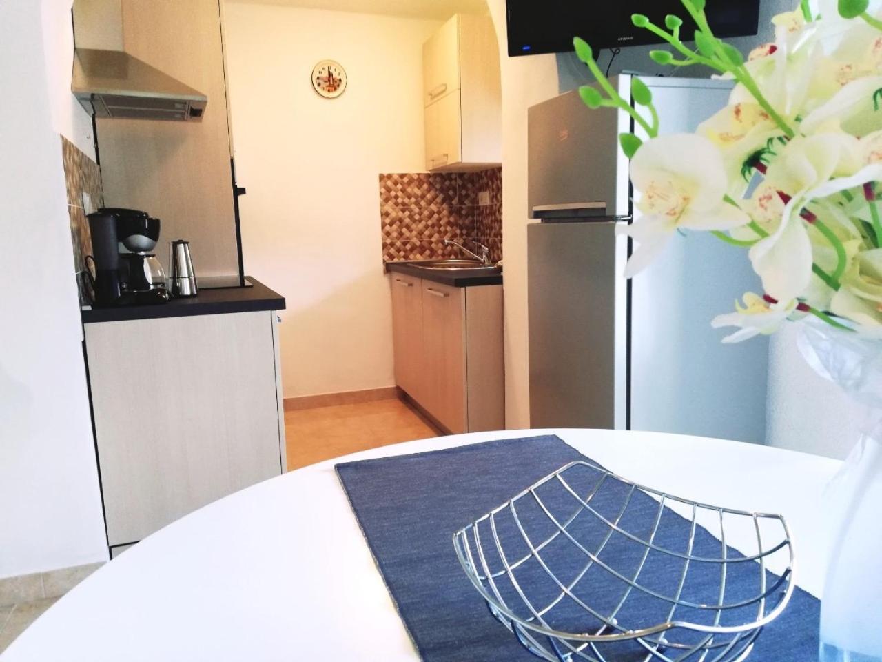 Apartment Surdić Valun Bagian luar foto