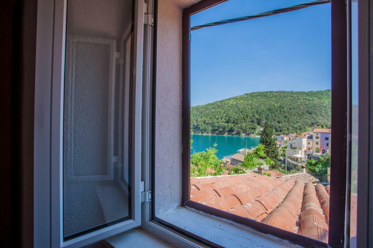 Apartment Surdić Valun Bagian luar foto