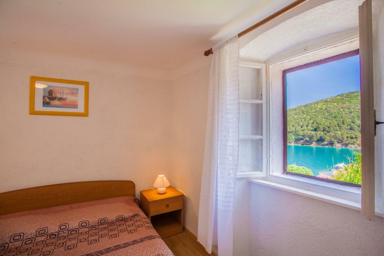 Apartment Surdić Valun Bagian luar foto