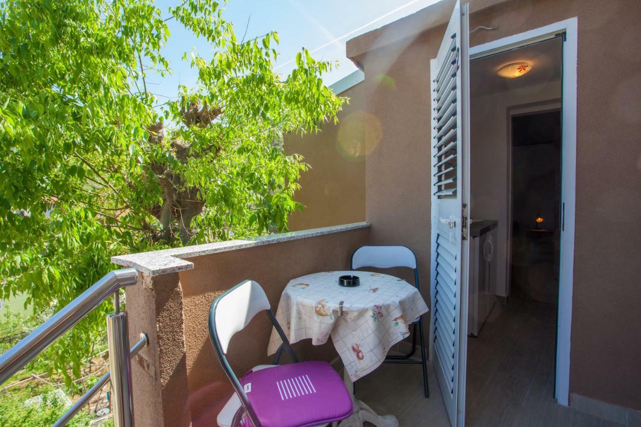 Apartment Surdić Valun Bagian luar foto