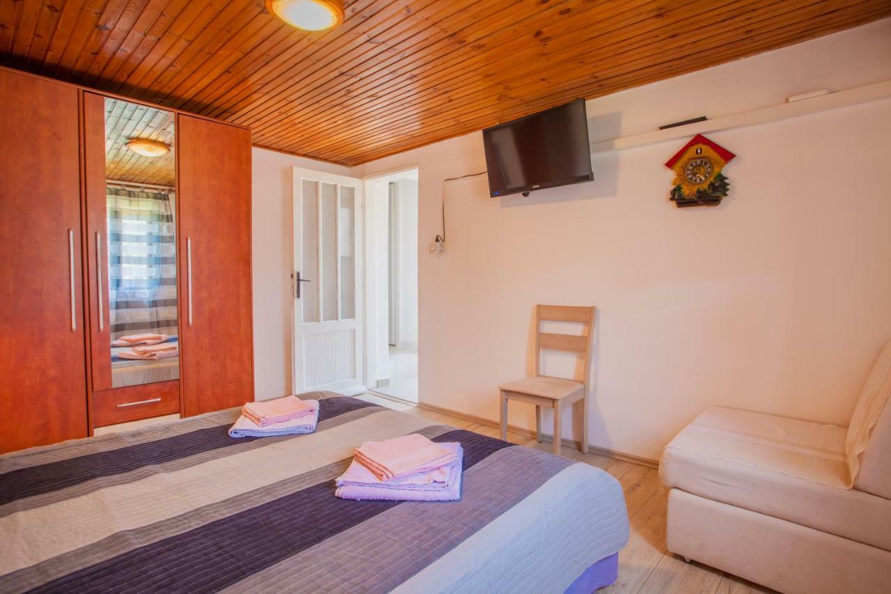 Apartment Surdić Valun Bagian luar foto