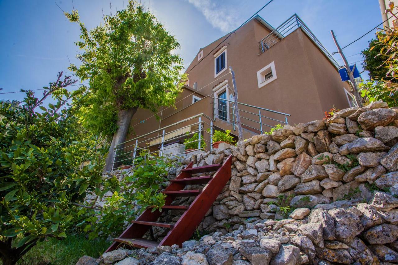 Apartment Surdić Valun Bagian luar foto