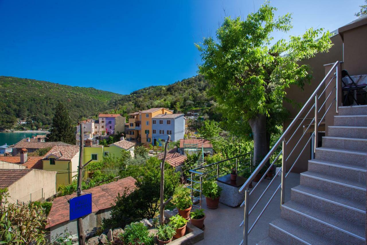 Apartment Surdić Valun Bagian luar foto