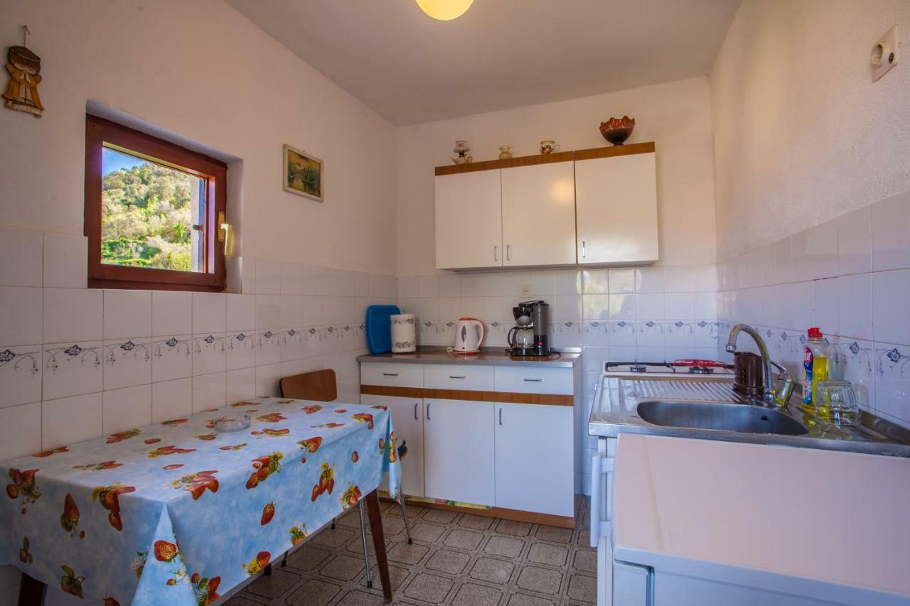 Apartment Surdić Valun Bagian luar foto
