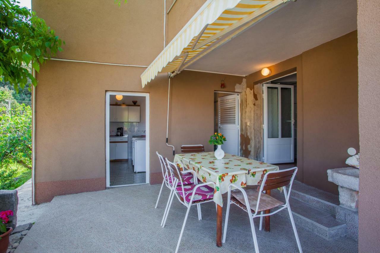 Apartment Surdić Valun Bagian luar foto