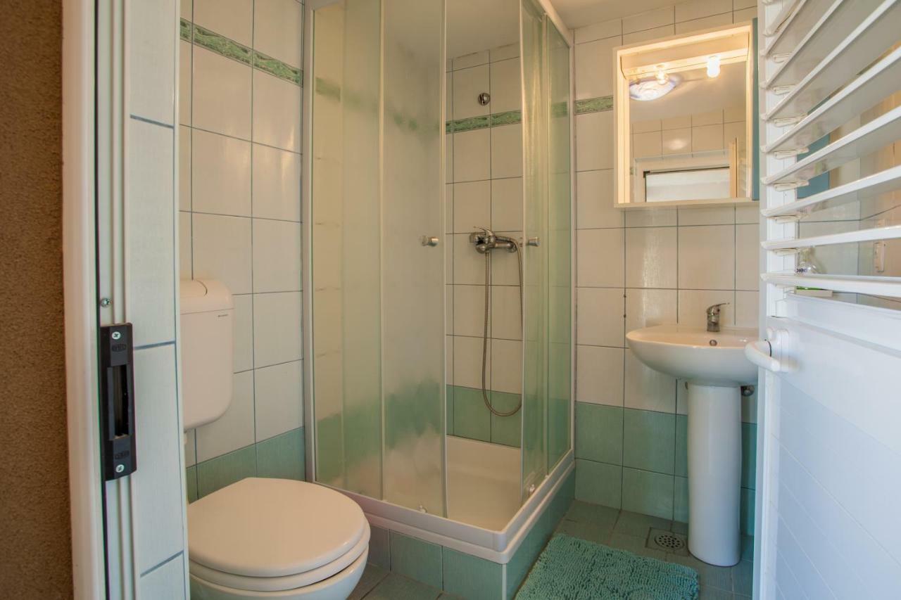 Apartment Surdić Valun Bagian luar foto
