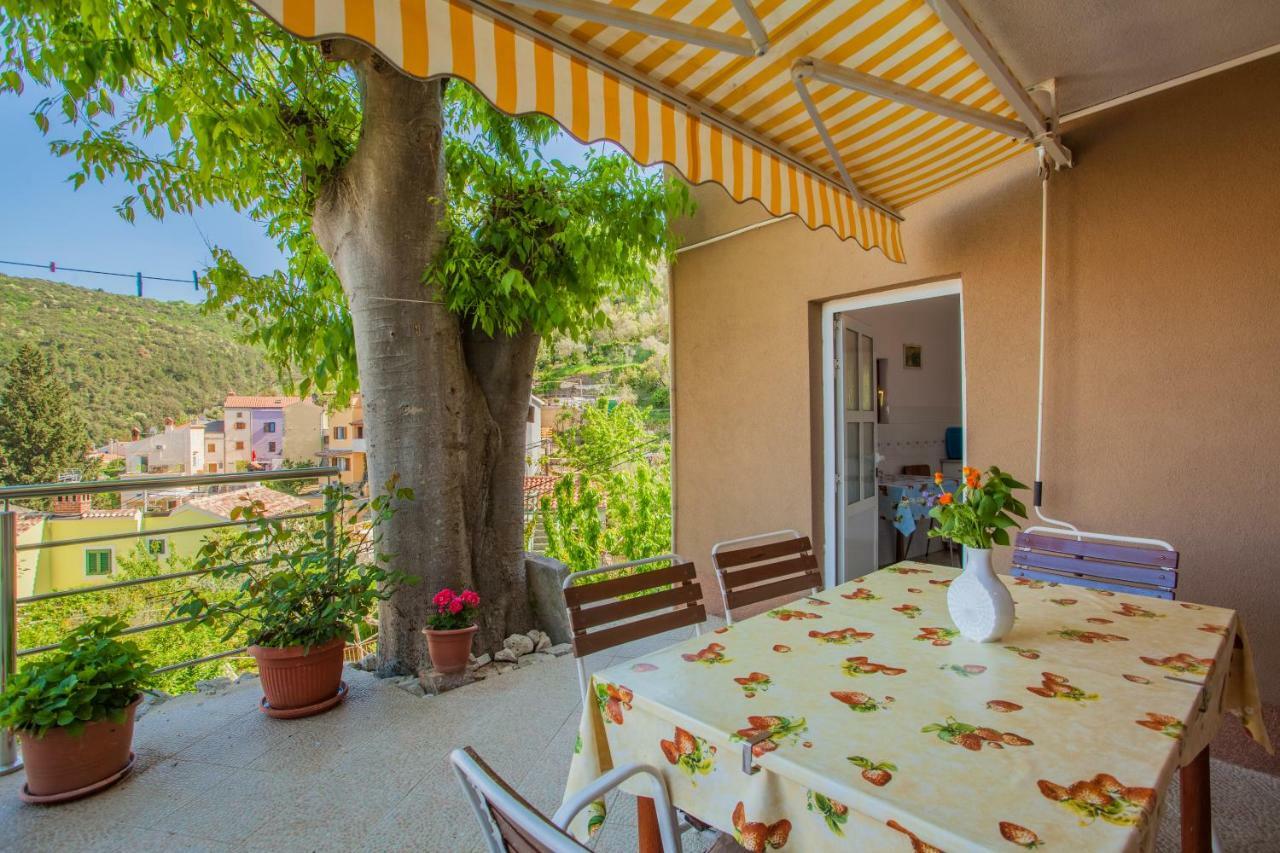 Apartment Surdić Valun Bagian luar foto