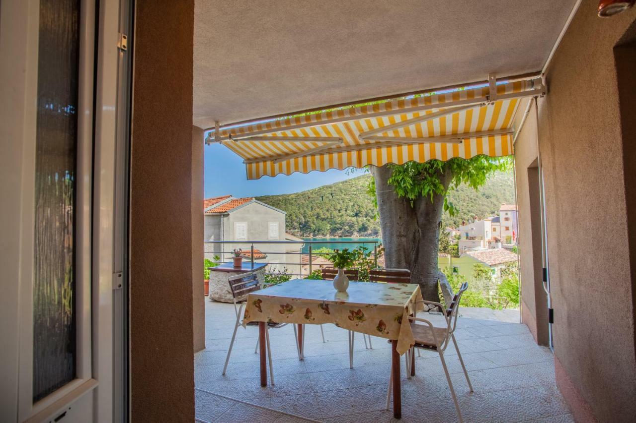 Apartment Surdić Valun Bagian luar foto