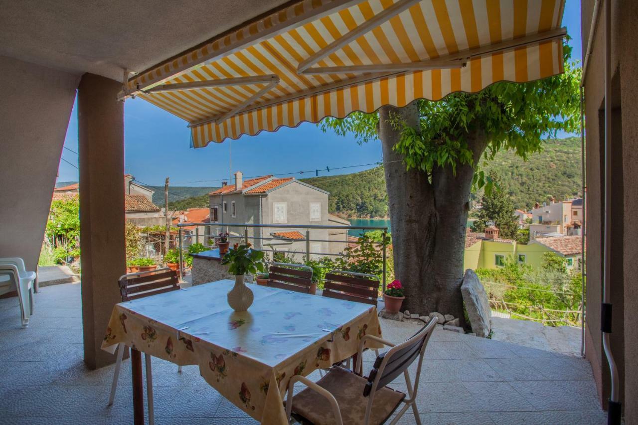 Apartment Surdić Valun Bagian luar foto